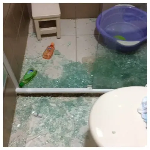 Conserto e manutenção de box para banheiros... 