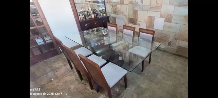 Mesa de jantar com tampo de vidro 15mm e 6 cadeiras