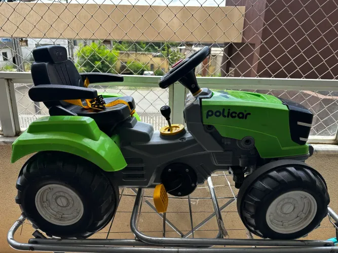 Trator poliplac carrinho de criança 