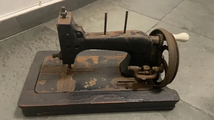 Maquina costura manual colonial