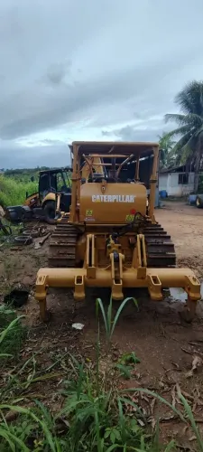 Trator de Esteira CAT D6-81