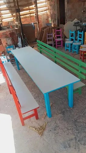Mesa de madeira para escolas, creches e outros