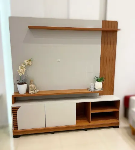 Home Jurerê Larg. 1.80m Off/Freijó para TV até 75 Polegadas Entrega Rápida