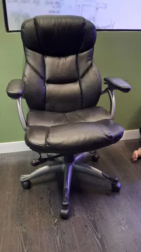 Conserto de cadeiras giratórias, gamer, massageadoras e reformas 
