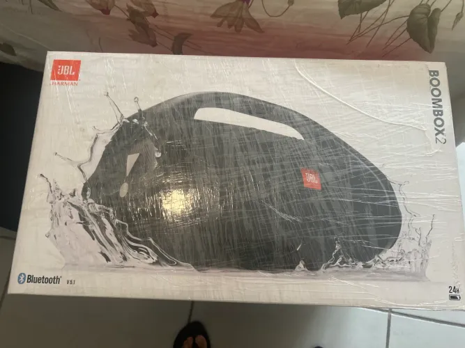 Caixa vazia da jbl bombox 2 , novinha protegida com plástico fime