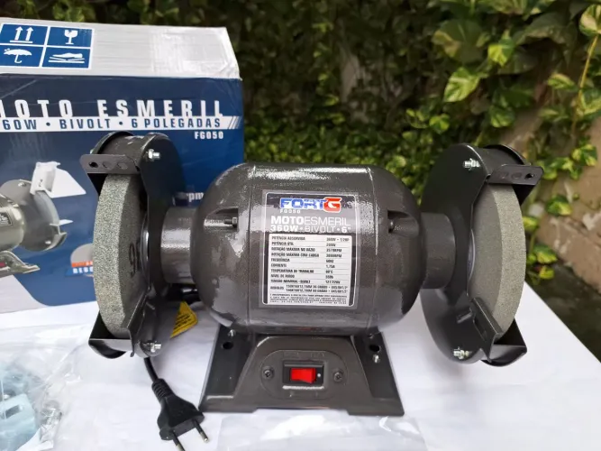 Esmeril de bancada 0,5cv bivolt, novo, na embalagem lacrada. 