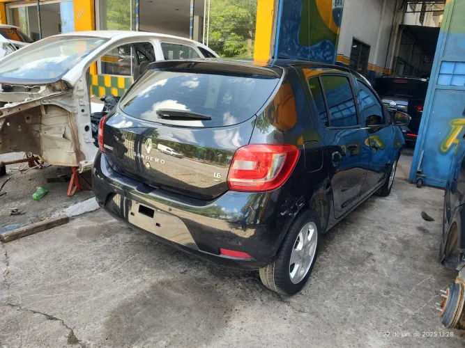 sucata Renault Sandero 2015 automático