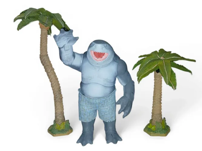 King Shark Mcfarlane + 2 palmeiras suicide squad