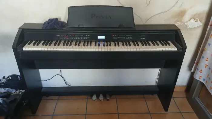 PIANO ELÉTRICO CASIO