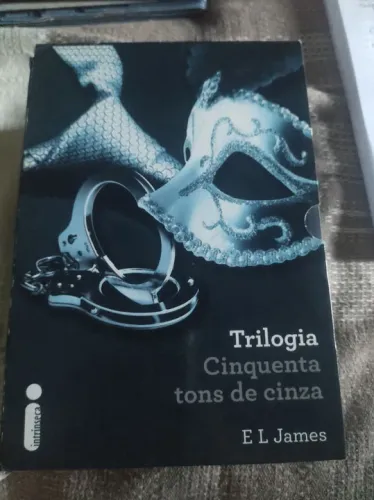 Trilogia Cinquenta Tons de Cinza - Capa Dura