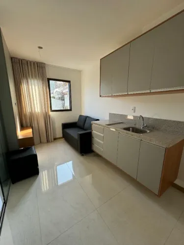 Caminho das Árvores 1/4 Mobiliado 100% Ideal Casais Solteiros Localização Premium