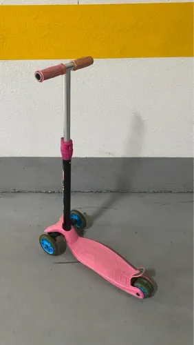 Patinete Infantil Rosa com 3 Rodas