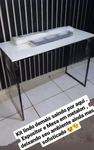 Kit Expositor e Mesa Metalon - Sofisticação e Estilo!