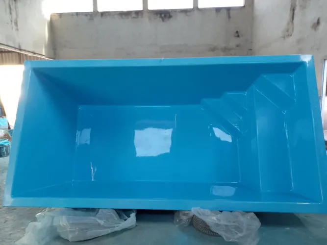 Piscina de fibra + filtro e bomba + assessorios 