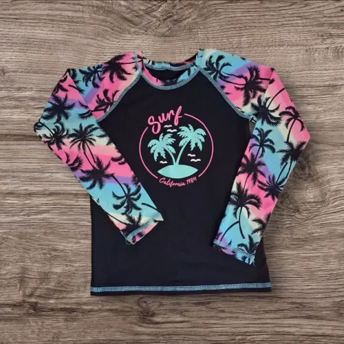 BLUSA COM PROTEÇÃO SOLAR 