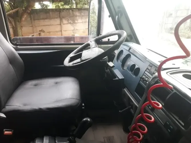 Caminhão Volks Delivery 8.150 E