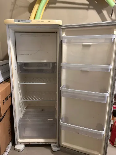 Geladeira Electrolux RFE38