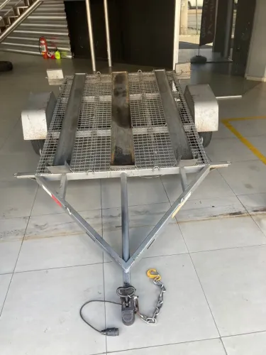 Carretinha Para transportar motos Reforçada 