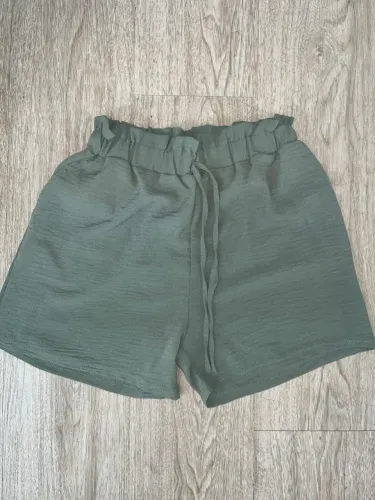 Shorts verde musgo feminino lindo para o verão