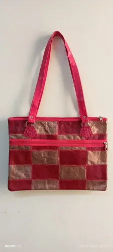 Bolsa Em Retalho De Couro