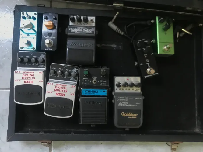 Vendo set de PEDAIS de guitarra e violão