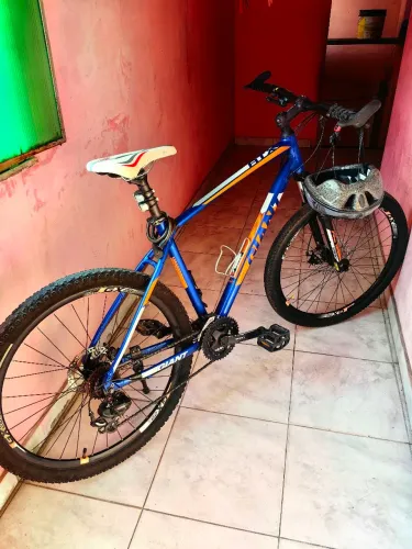 Bicicleta aro 28 giant alumínio