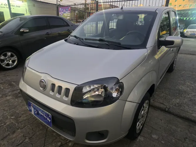 Fiat Uno Vivace Celeb. 1.0 EVO F.flex 8V 5P 2012