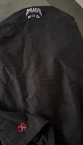 Kimono dê Jiu-Jitsu marca Braus