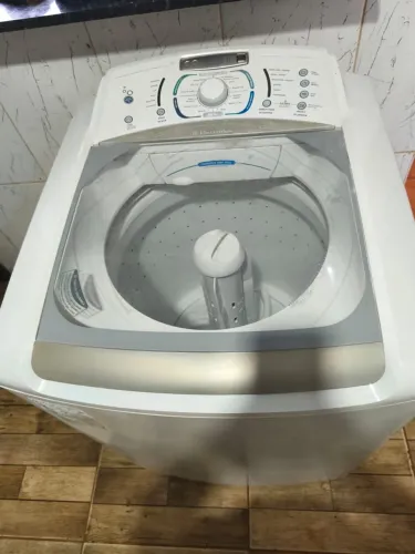 Máquina de lavar Electrolux 15 kilos touch turbo