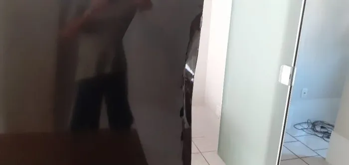 TV TCL 50p7k com tela quebrada (apenas para aproveitar as peças)