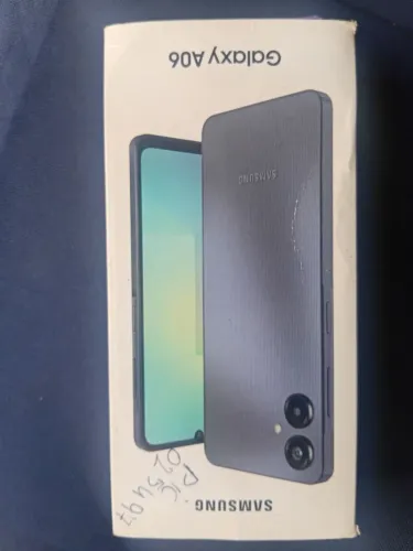 Vendo Um celular Samsung A06 com 2 meses de uso por 450 reais..Em manaus