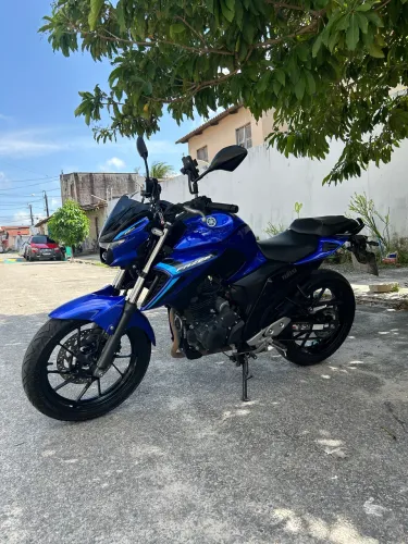 ? YAMAHA FAZER 2025 À VENDA ?