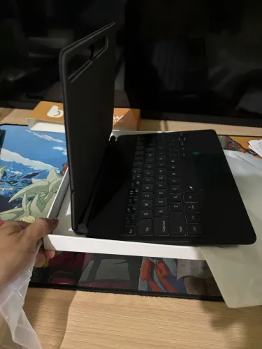 Teclado BETTDOW, magnético suspenso - Para Galaxy Tab S9+/S9 FE + 12.4 inch