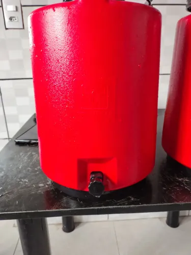 Garrafa térmica de 10 litros vendo separada