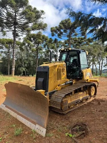 TRATOR DE ESTEIRA CAT D4