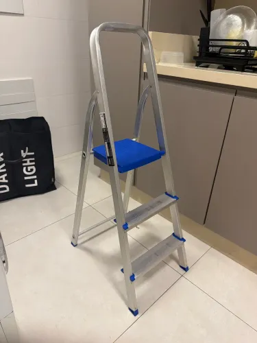 Escada Dobrável de Alumínio 3 Degraus - Ótimo Estado