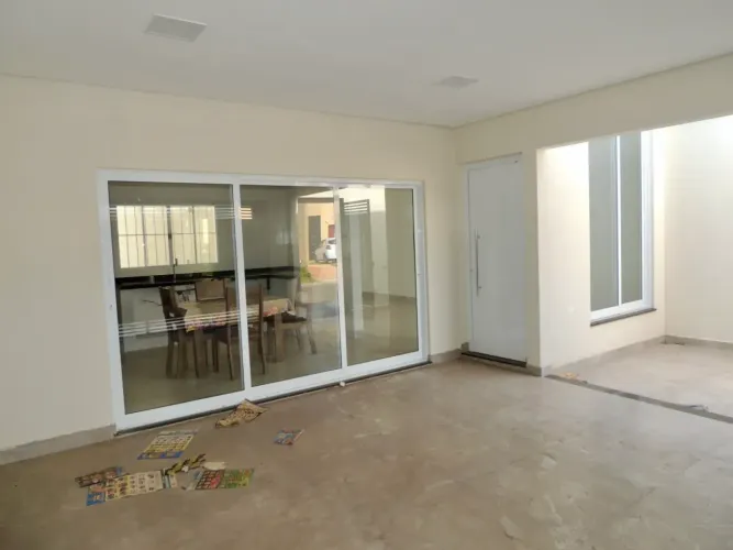 Casa para aluguel e venda tem 102 metros quadrados com 3 quartos em Jardim Oriente - Pirac