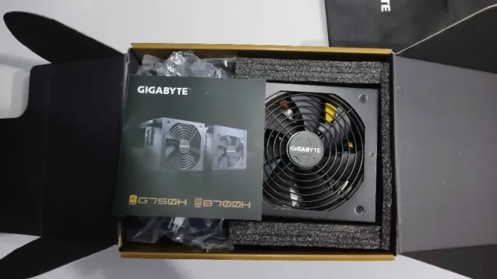 Fonte 750W 80 Plus Gold Semi Modular