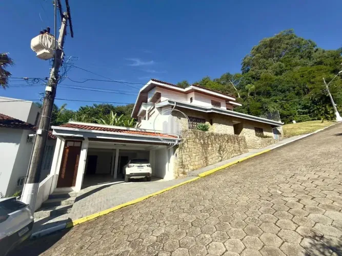 Casa com 5 quartos para Locação, Córrego Grande - Florianópolis