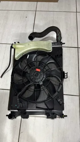 Radiador, condensador completo original HB20