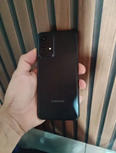 Vendo celular Samsung Galaxy a23 semi novo sem detalhes funcionando perfeitamente 