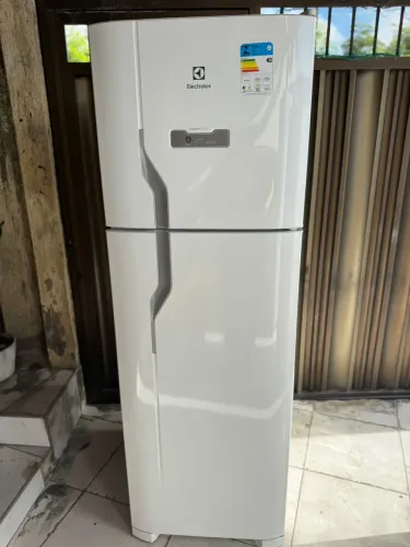 Geladeira Electrolux duplex frost free 371L