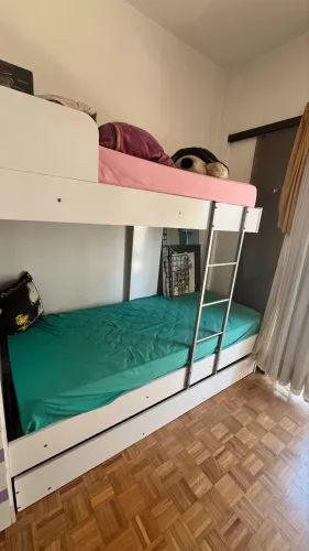 Beliche com dois colchões 