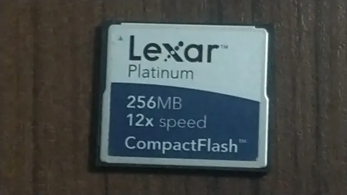 Cartão de Memória Compact Flash 256MB Lexar
