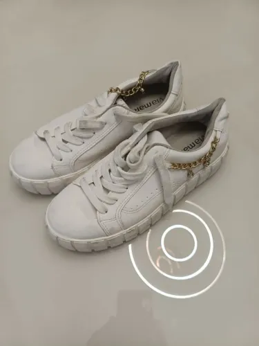 Tênis via Marte Branco Casual com Corrente Dourada e Strass ?