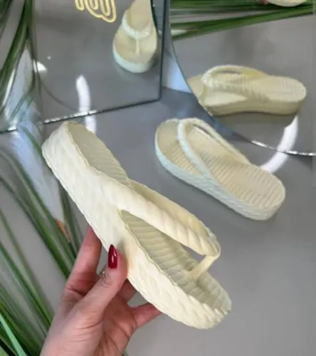 Chinelo nuvem