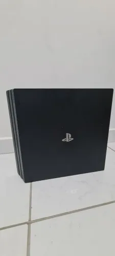 Playstation 4 Pró vendo ou troco 
