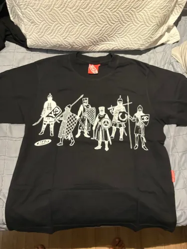 Camisa mad enlatados