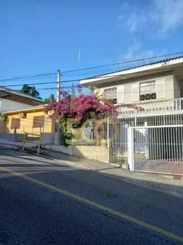 Residencial Casa com 4 Dormitório(s) sendo 0 Suíte(s) no Bairro Centro - - Florianópolis