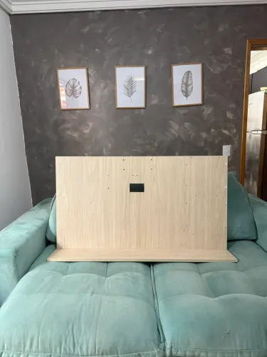Painel suporte para TV em madeira